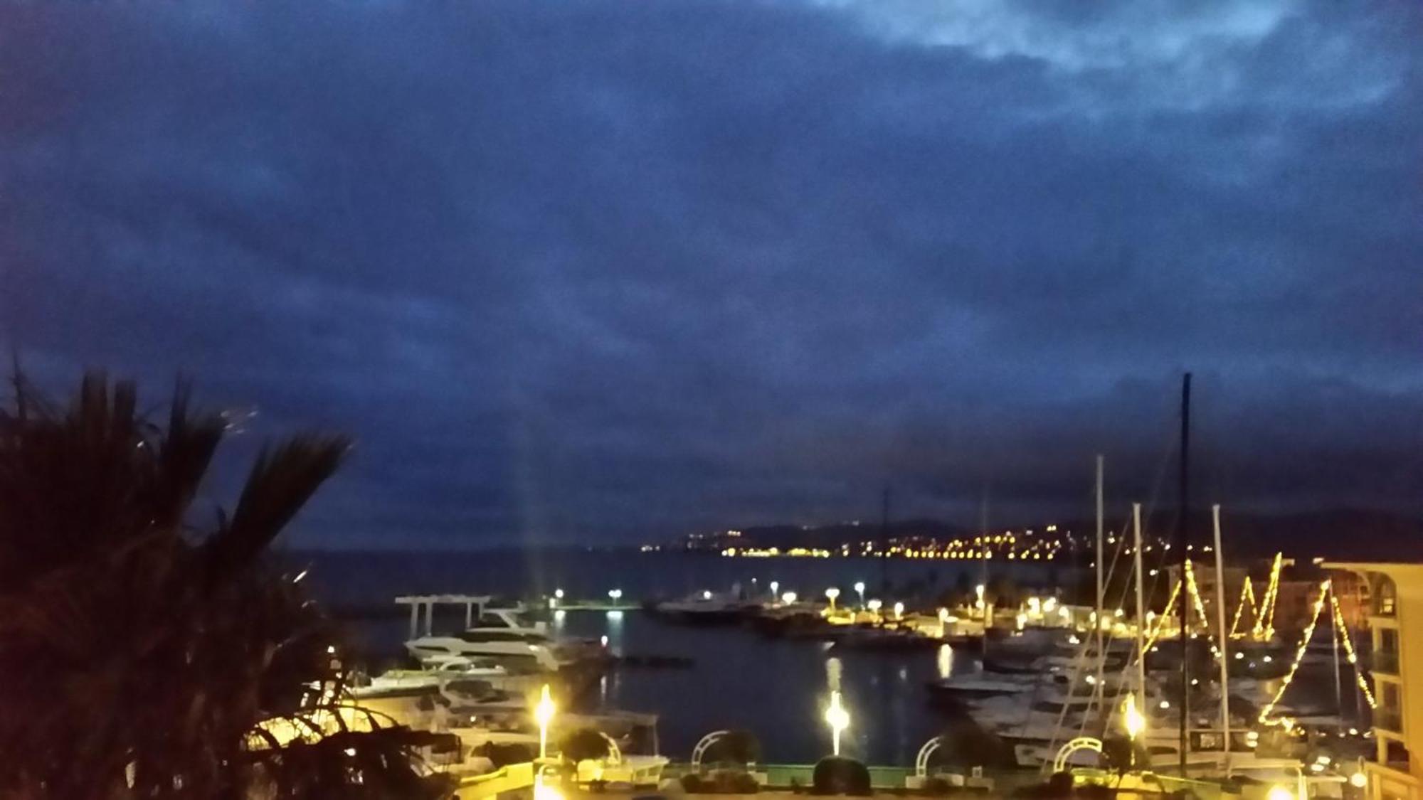 Sublime Vue Mer,Parking,Wifi Frejus Exterior photo