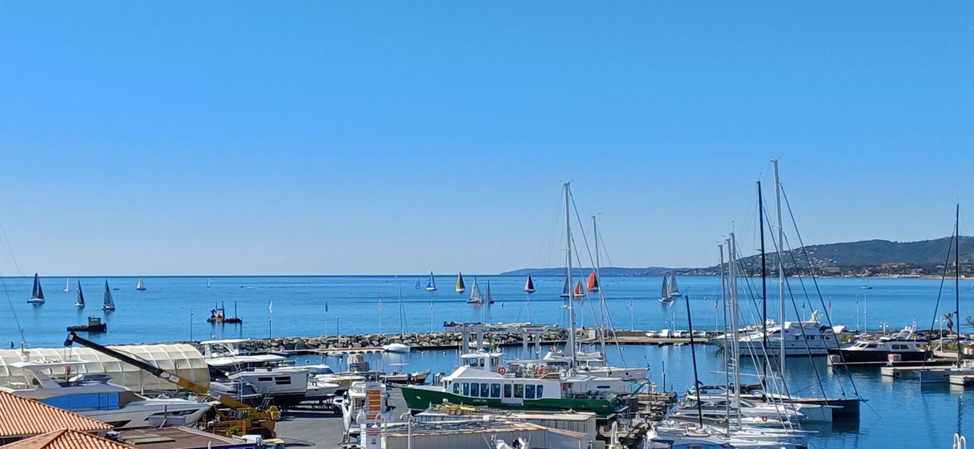 Sublime Vue Mer,Parking,Wifi Frejus Exterior photo